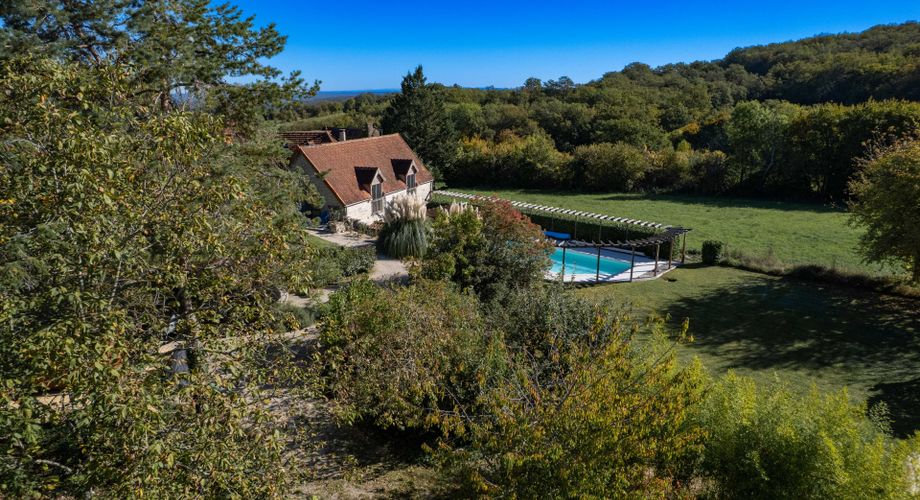 EXCLUSIVITE - Secteur Gourdon-  Demeure de charme sur un beau terrain paysager avec piscine chauffée