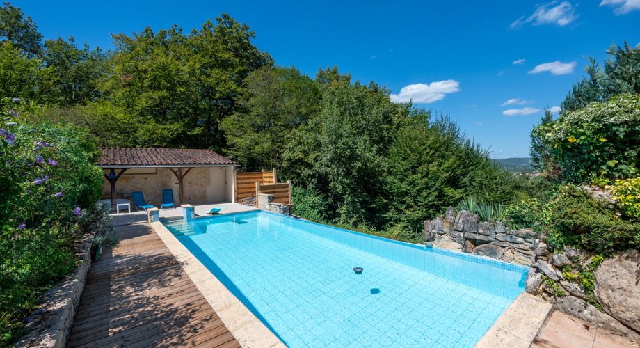 SECTEUR CARLUX - Propriété de charme avec vue panoramique et piscine sur 8ha