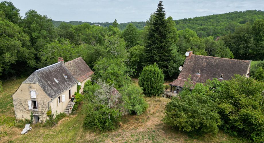 EXCLUSIVITE - Belle Propriété de caractère typique dans un environnement préservé sur 2ha avec points d'eau