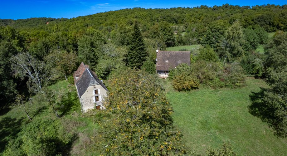 EXCLUSIVITE - Belle Propriété de caractère typique dans un environnement préservé sur 2ha avec points d'eau