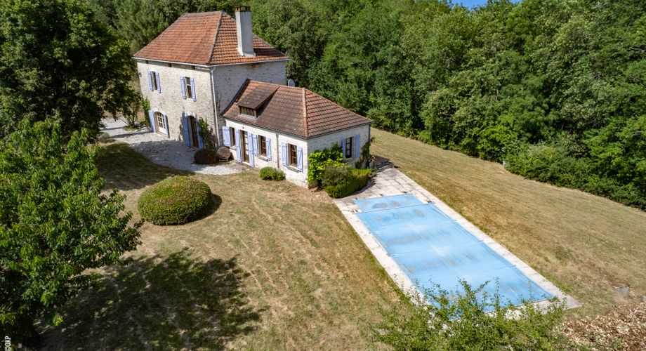 EXCLUSIVITE - Secteur Gourdon - Au calme, Belle Maison en pierre avec maison d'amis attenante sur 1ha7 avec piscine