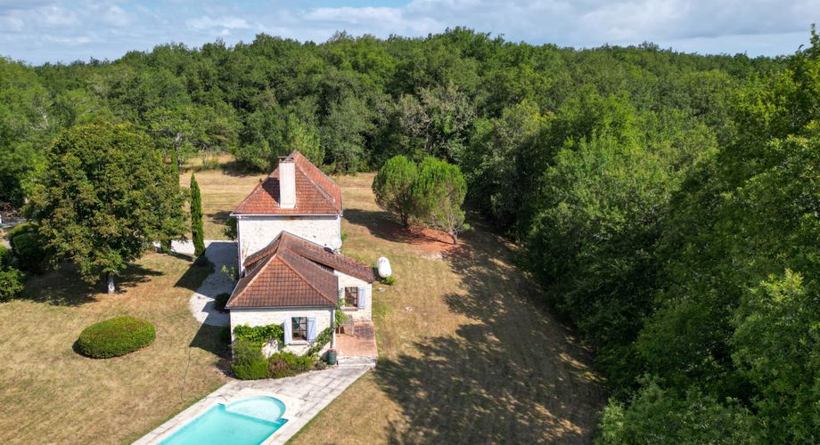 EXCLUSIVITE - Secteur Gourdon - Au calme, Belle Maison en pierre avec maison d'amis attenante sur 1ha7 avec piscine
