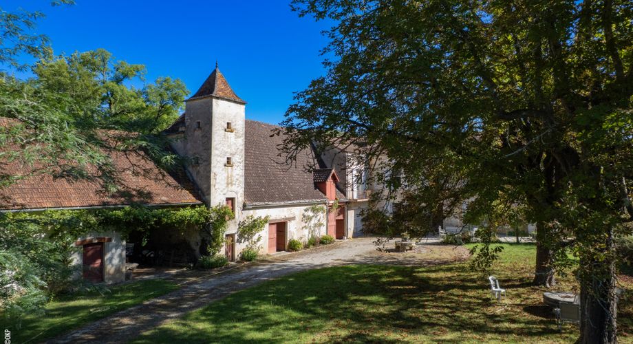 EXCLUSIVITE - Secteur Catus - Remarquable Propriété de caractère avec Ancien Moulin à eau et dépendances avec piscine