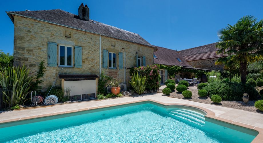 EXCLUSIVITE - Secteur Gourdon - Ravissante Demeure en pierre sur 1161 m² avec piscine et vue