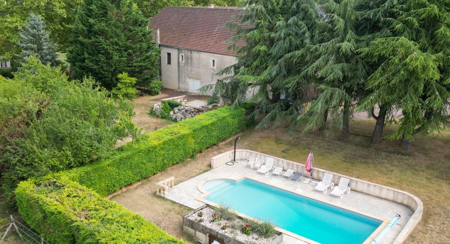 Secteur Gourdon - Bel ensemble immobilier en pierre sur 4ha2 avec piscine proche commerces
