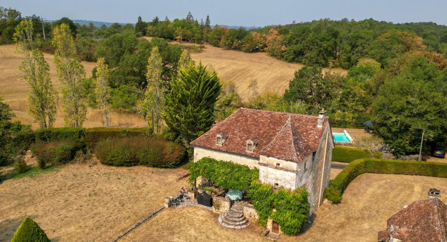 EXCLUSIVITE - Secteur Carlux - Magnifique Propriété de charme en pierre sur 3ha48 avec piscine chauffée