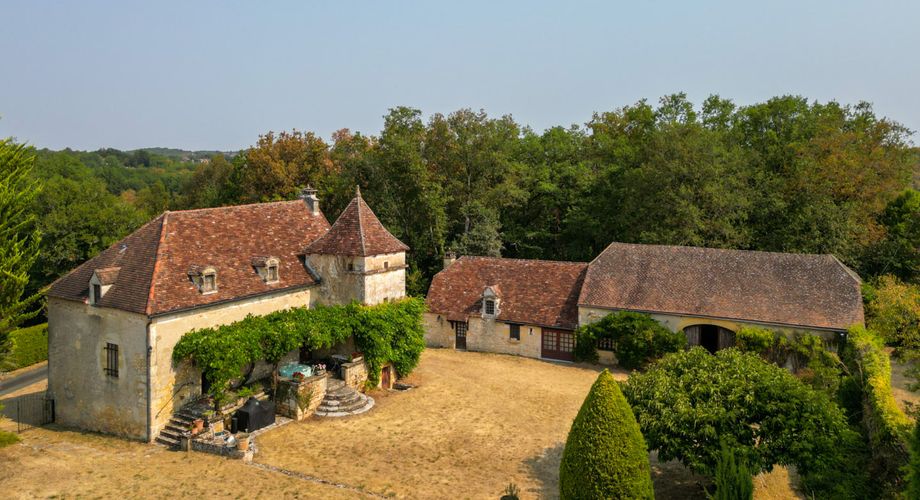 EXCLUSIVITE - Secteur Carlux - Magnifique Propriété de charme en pierre sur 3ha48 avec piscine chauffée
