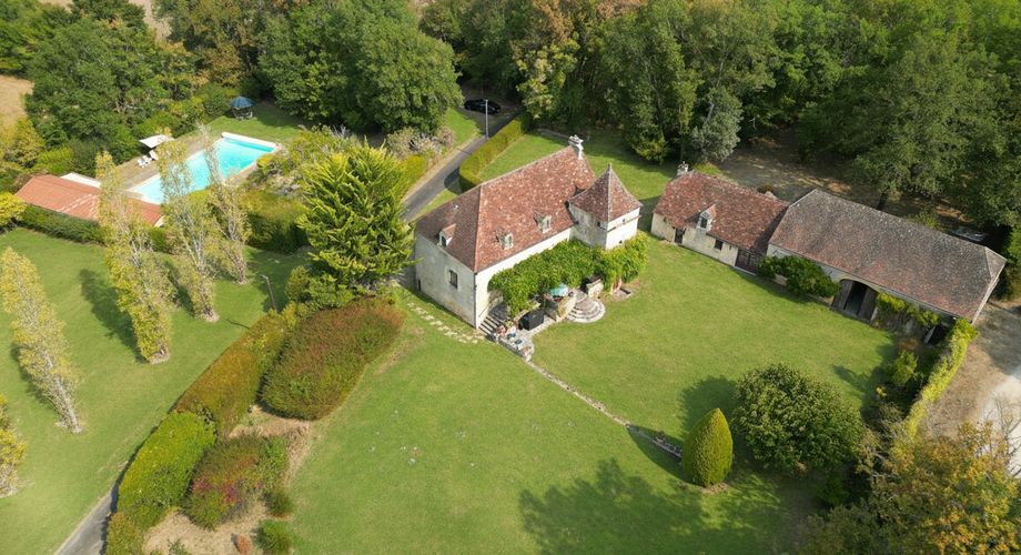 EXCLUSIVITE - Secteur Carlux - Magnifique Propriété de charme en pierre sur 3ha48 avec piscine chauffée