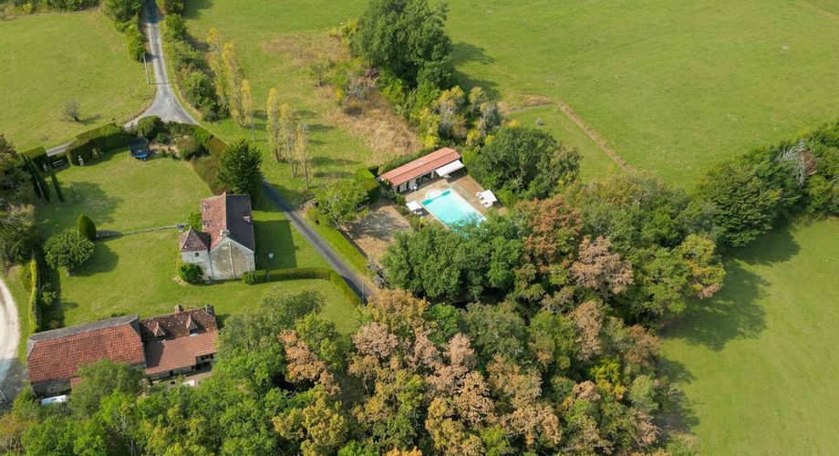 EXCLUSIVITE - Secteur Carlux - Magnifique Propriété de charme en pierre sur 3ha48 avec piscine chauffée