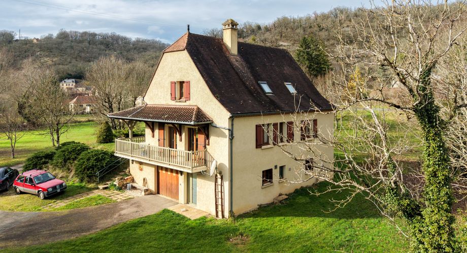 SECTEUR GOURDON - Grande Maison de construction traditionnelle avec appartement et garage sur 2ha87