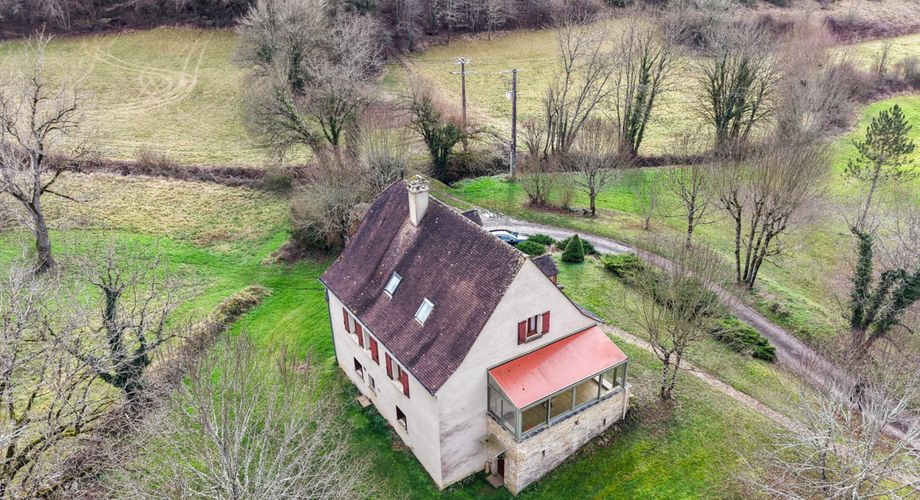 SECTEUR GOURDON - Grande Maison de construction traditionnelle avec appartement et garage sur 2ha87