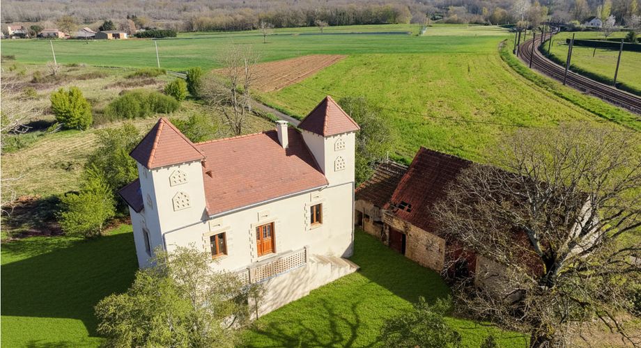 EXCLUSIVITE - Secteur Gourdon - Belle Demeure Quercynoise Contemporaine avec dépendances sur 1ha95 