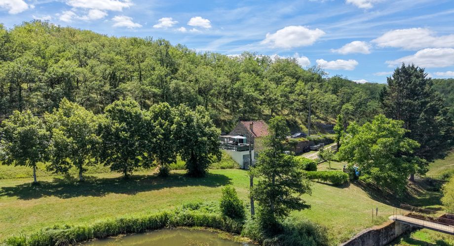 Exclusivité Secteur Gourdon - Agréable Maison bien entretenue sur 1795 m2  avec terrasse et vue sur lac