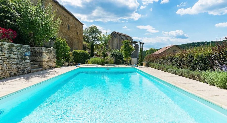 Secteur GOURDON - Ravissante Maison en pierre restaurée avec jardin arboré et piscine 