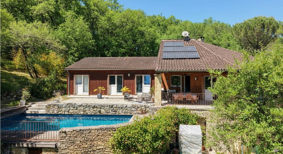 SECTEUR GOURDON - Au calme, Spacieuse Maison contemporaine avec piscine sur 1ha boisé