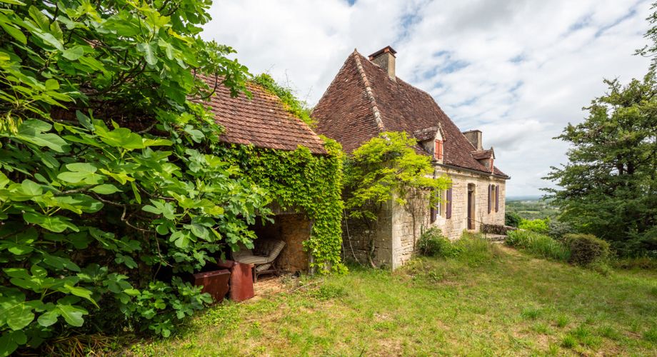 SECTEUR GOURDON - Charme et authenticité pour cet Ensemble en pierre sur 2ha60 avec vue panoramique