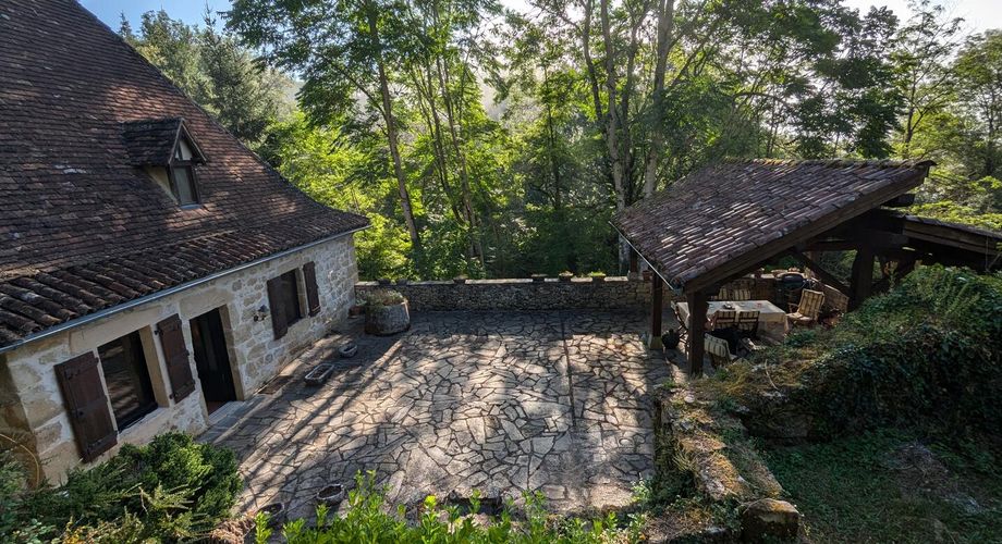 SECTEUR FIGEAC - Charmante maison en pierre - 143 m² 