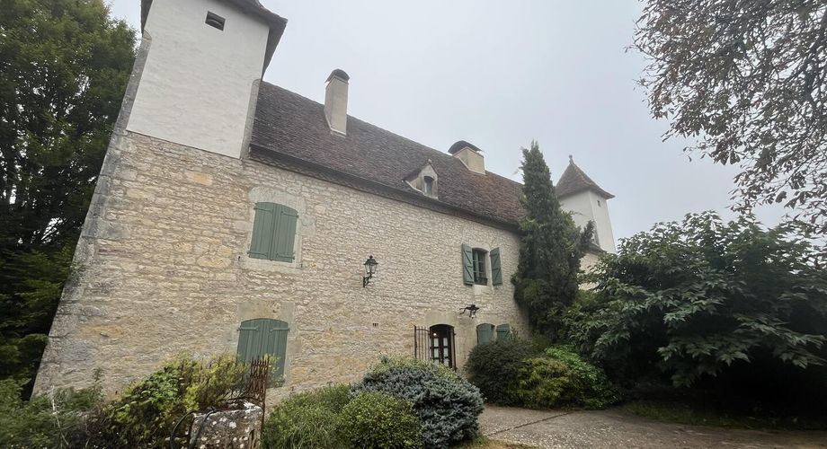 Propriété de caractère en pierre avec dépendances et piscine – SECTEUR LIVERNON