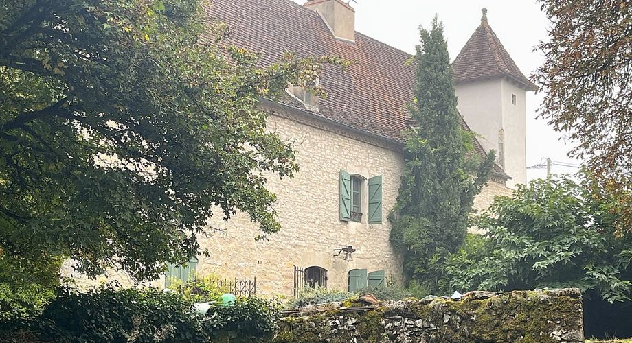 Propriété de caractère en pierre avec dépendances et piscine – SECTEUR LIVERNON