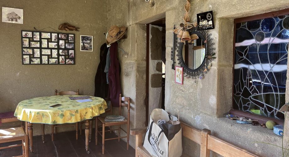 Maison et dépendances dans un cadre privilégié, loin des nuisances - SECTEUR FIGEAC