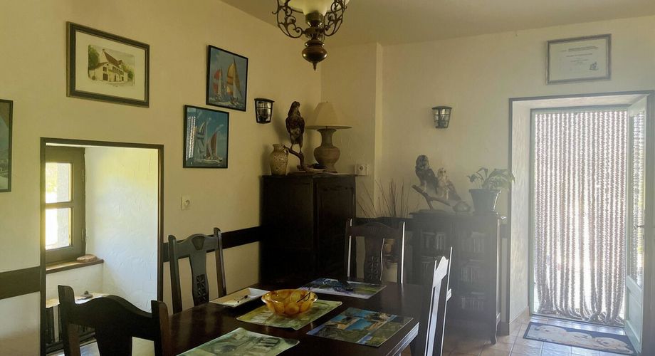 SECTEUR CAJARC - Maison de caractère en pierre avec garage, grand terrain, piscine et jacuzzi