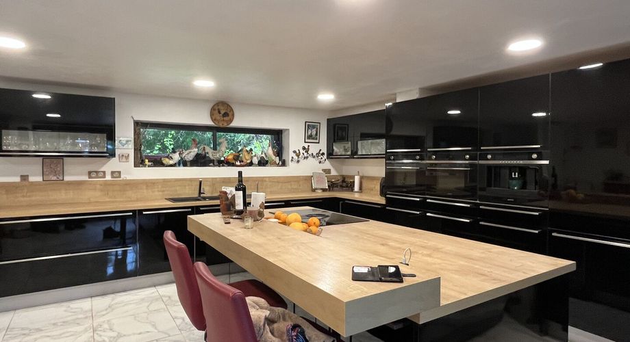 SECTEUR LACAPELLE-MARIVAL - Maison quercynoise de 205 m² avec piscine et terrain de 4.5 hectares