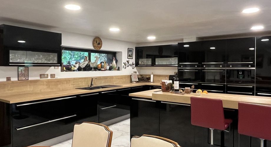 SECTEUR LACAPELLE-MARIVAL - Maison quercynoise de 205 m² avec piscine et terrain de 4.5 hectares