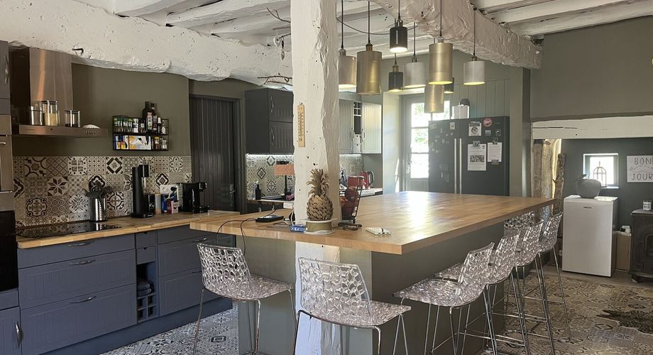 SECTEUR LACAPELLE-MARIVAL – Ensemble de charme avec gîte, chambres d’hôtes et grange – 282 m²