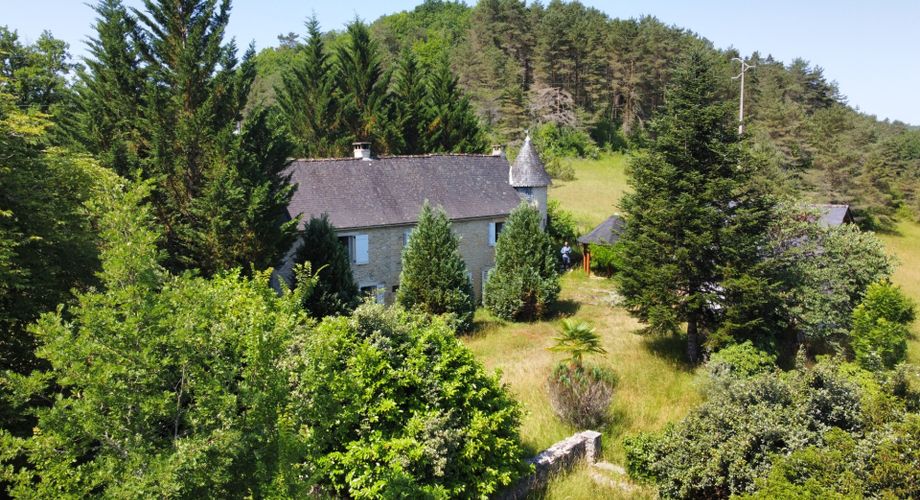 Exclusivité. Propriété de caractère au calme à 5 minutes de MONTIGNAC-LASCAUX.