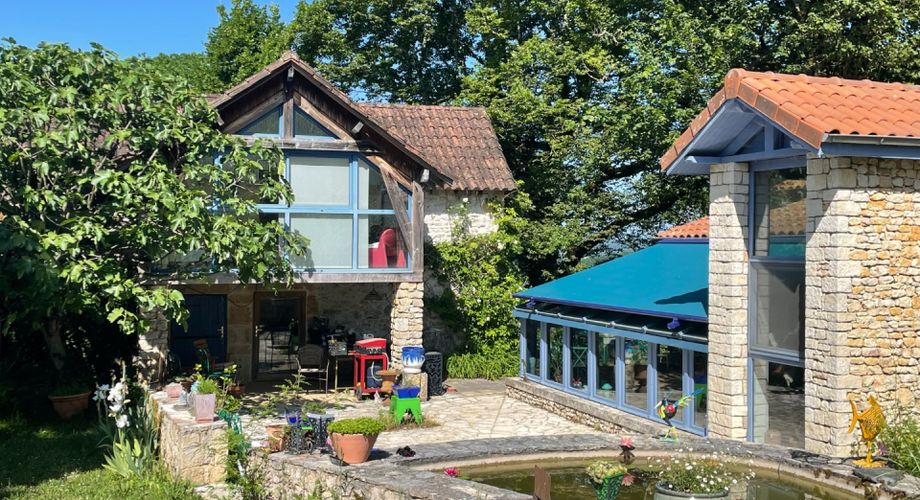 Propriété atypique de 17 hectares en Périgord Noir, au calme et sans voisin.