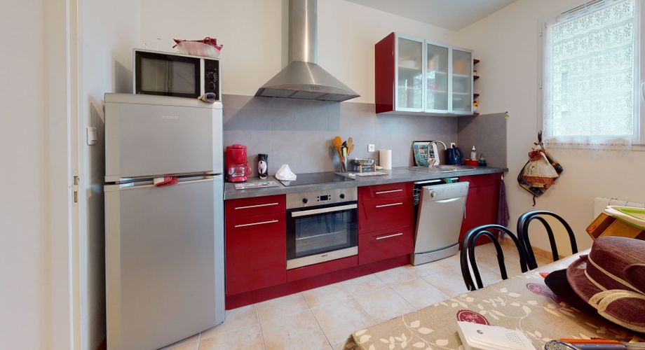 A saisir! Appartement rénové d'environ 70 m² de plain-pied, en plein centre-ville de MONTIGNAC-LASCAUX.