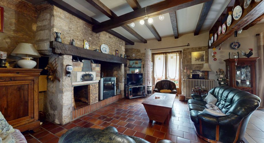 En Périgord Noir, maison en pierre de 180 m² avec jardin au Lardin-Saint-Lazare.