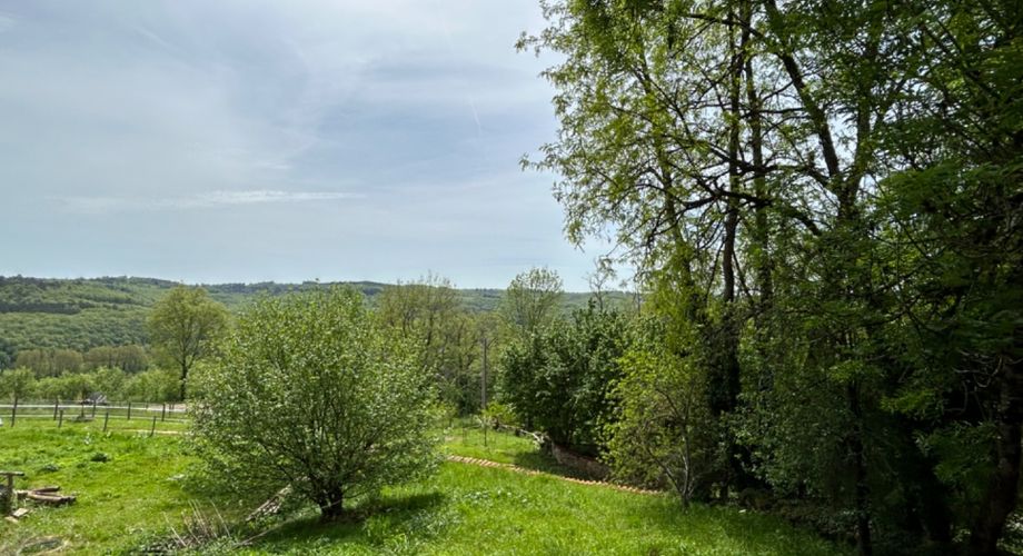 Périgord Noir, maison au coeur d'un hameau, proche commerces et sites touristiques.