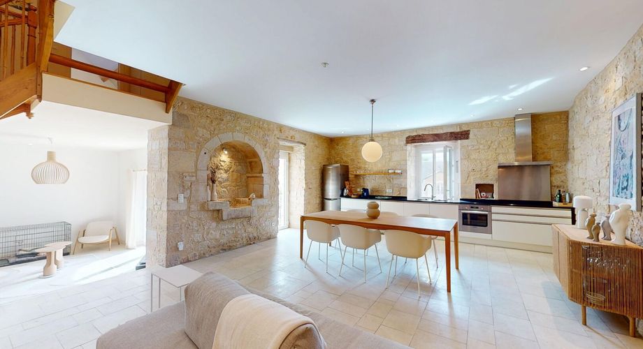 Magnifique maison de vacances avec cour et piscine.