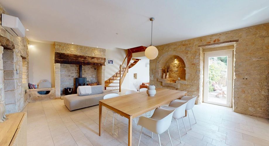 Magnifique maison de vacances avec cour et piscine.