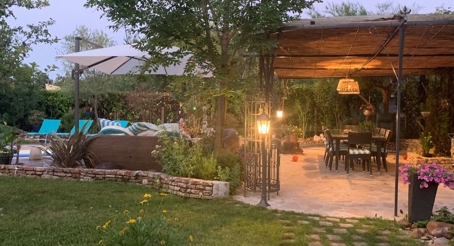   Cahors à 15 Mn propriété de caractère avec gite et piscine.