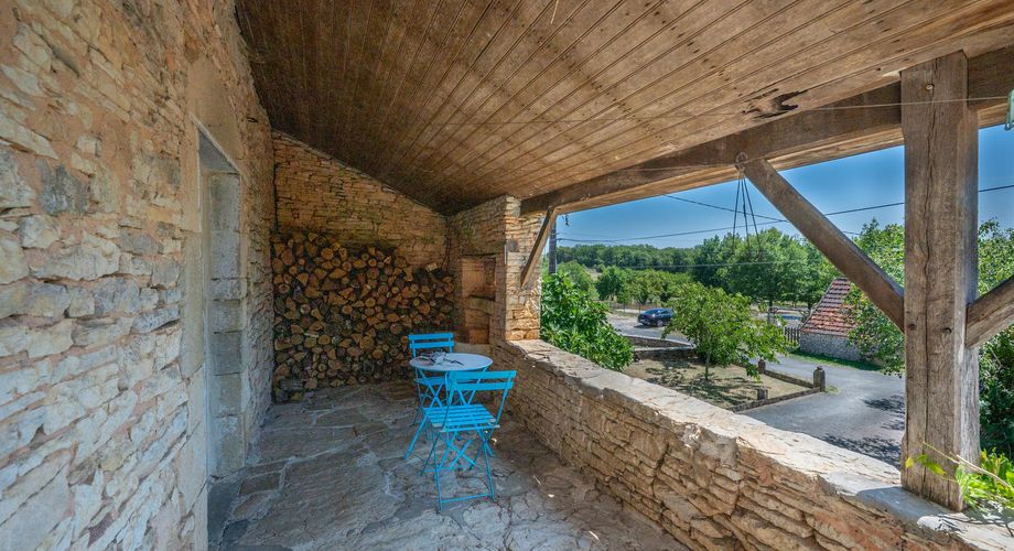 GOURDON- Ravissante maison en pierre restaurée – 180 m² habitables – Terrain de 7000 m² – Vue dégagée