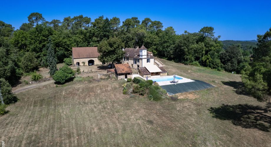 EXCLUSIVITE- Secteur GOURDON - Maison, Gîte et grange sur 1ha6 avec piscine.