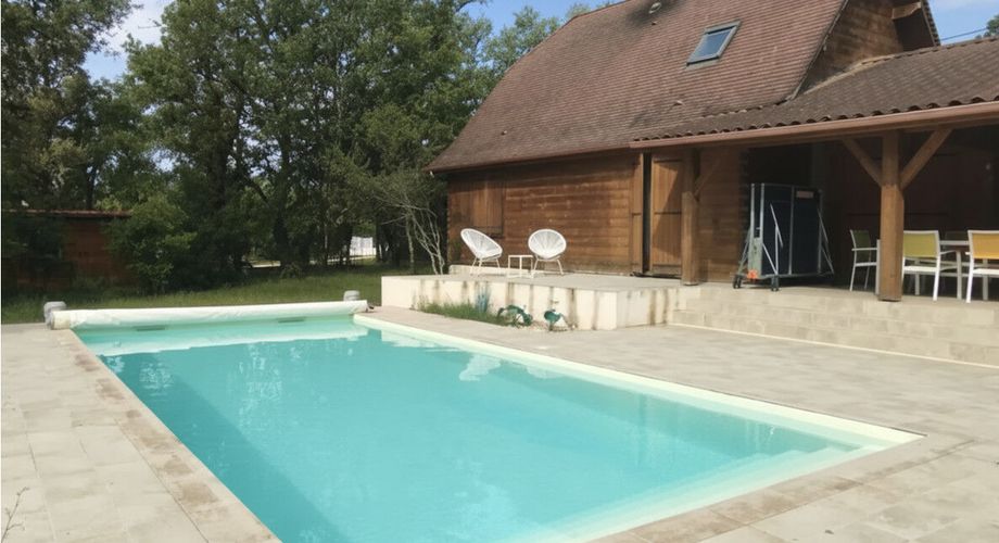 Vallée de la Dordogne, maison contemporaine 3 chambres, piscine chauffée au sel, terrain clos 1270m².