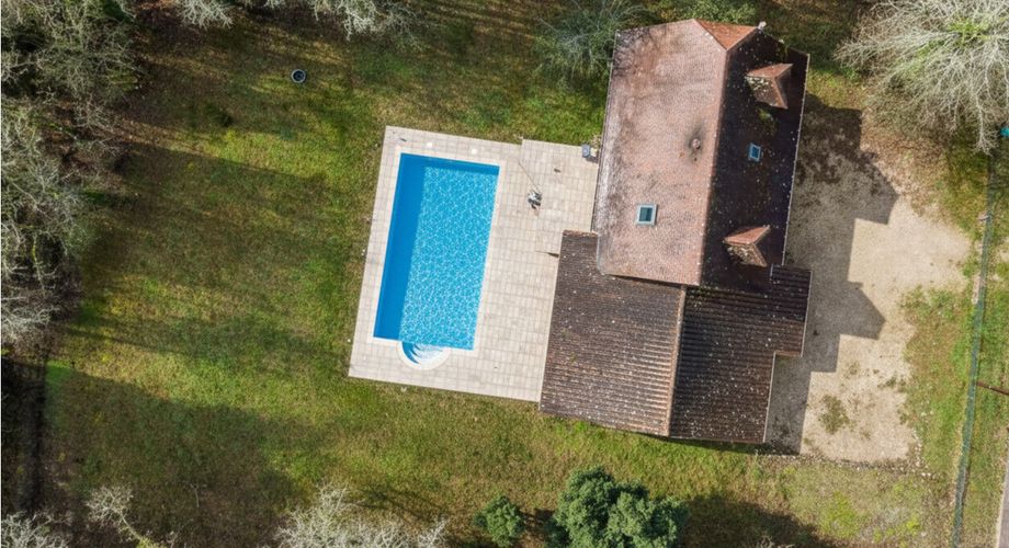 Vallée de la Dordogne, maison contemporaine 3 chambres, piscine chauffée au sel, terrain clos 1270m².