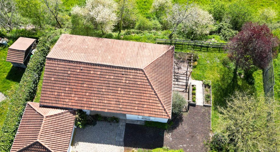 Salviac, Plain-pied 3 chambres, bureau et garage sur jardin avec vue.
