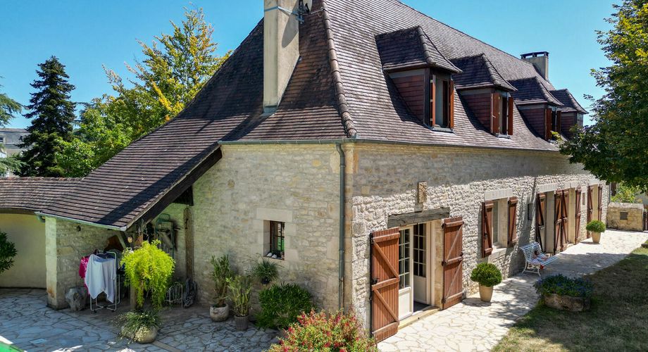 Vallée de la Dordogne, Propriété de charme, maison, grange, pool house et piscine sur 4886m²  de terrain clos.