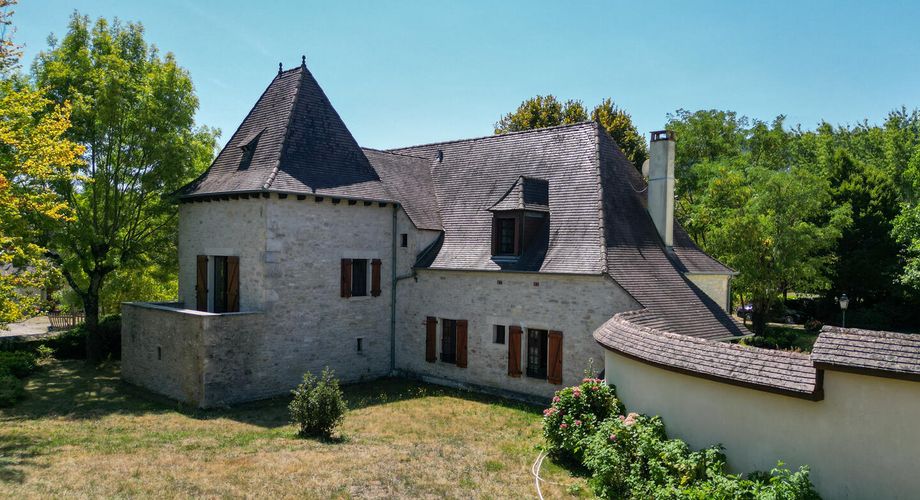 Vallée de la Dordogne, Propriété de charme, maison, grange, pool house et piscine sur 4886m²  de terrain clos.