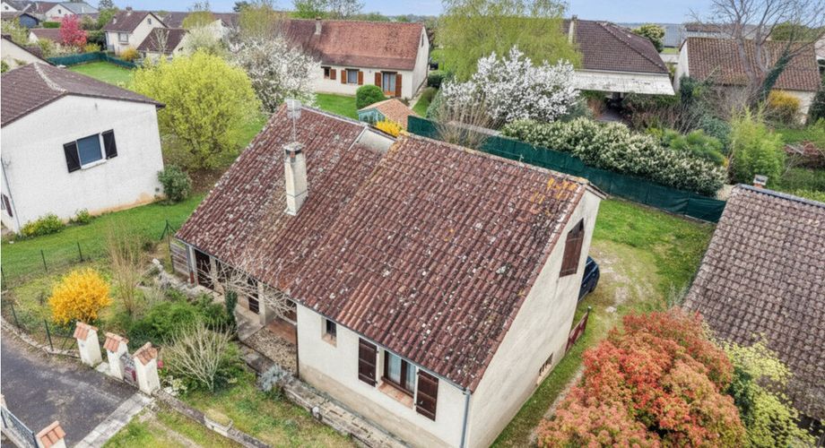 Maison atypique avec jardin clos au cœur de Souillac, beaux volumes et fort potentiel de valorisation