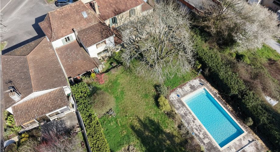 Cazals – Ensemble de caractère en pierre avec piscine, 5 chambres et grand potentiel au cœur du village