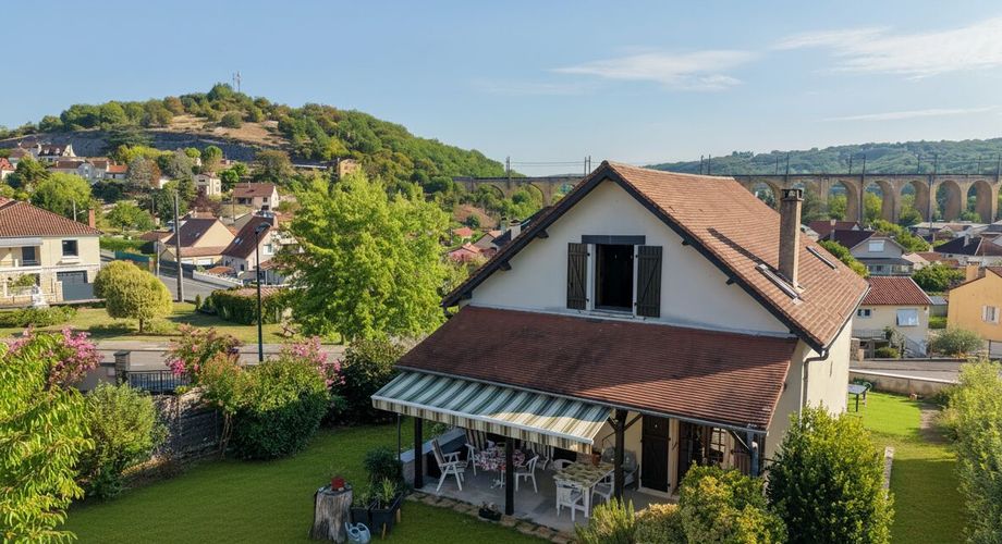 Souillac centre – Maison de ville en excellent état avec jardin, garage et appartement indépendant