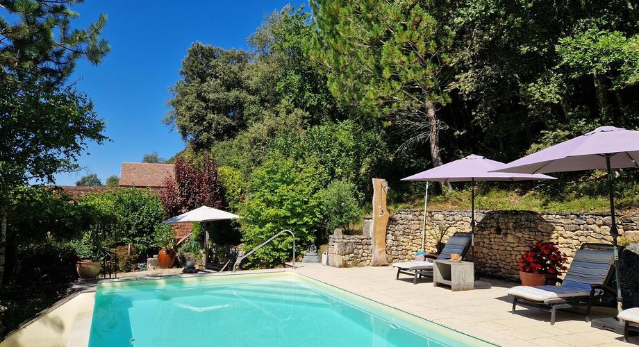 Maison du 18ème siècle magnifiquement restaurée avec gîte, chambre d'hôtes et piscine