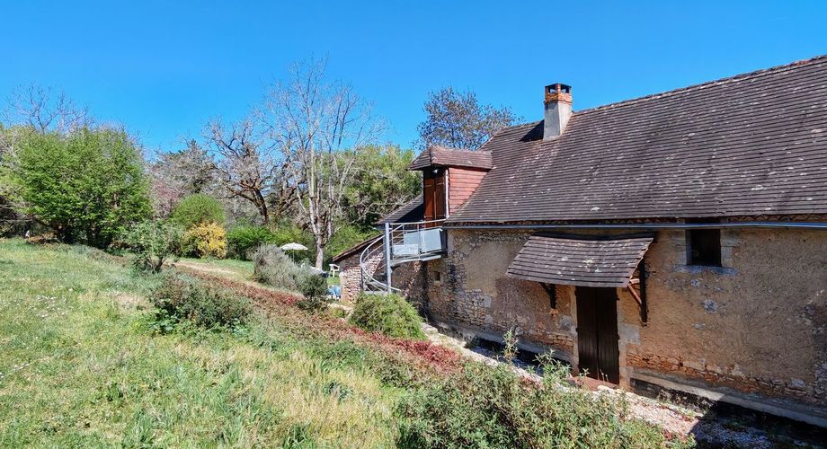 Ancienne maison de forgeron de 275m² et ses dépendances au calme sur 4000m² de terrain