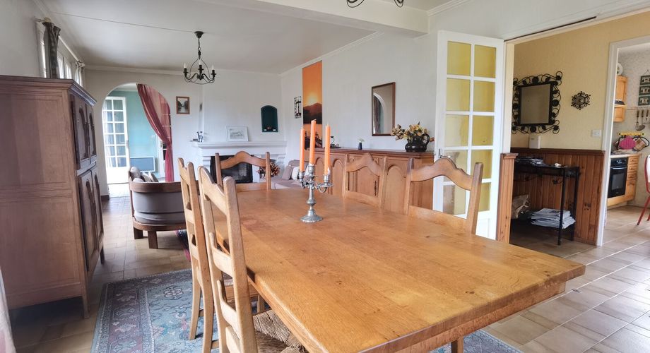 2 maisons périgourdines avec piscine sur 9000m² de terrain boisé