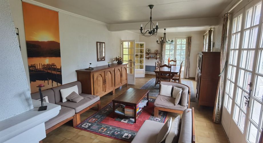 2 maisons périgourdines avec piscine sur 9000m² de terrain boisé
